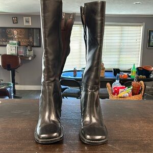 High heeled leather boot